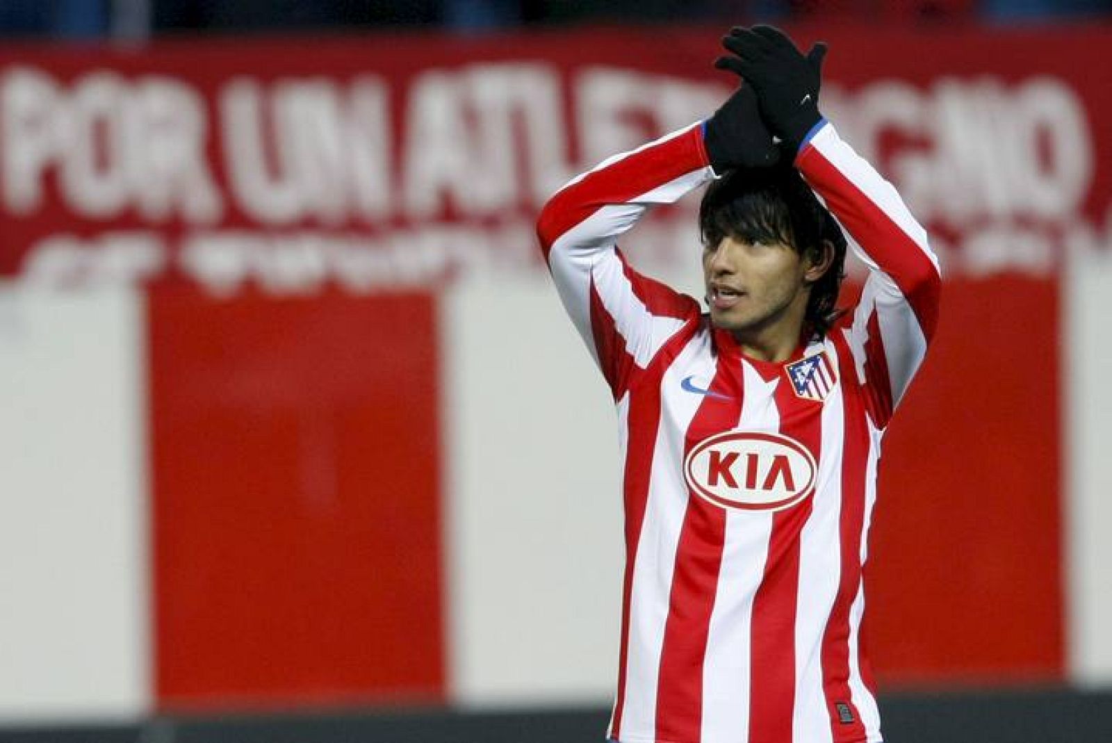 Agüero remató la victoria del Atlético con un nuevo tanto.