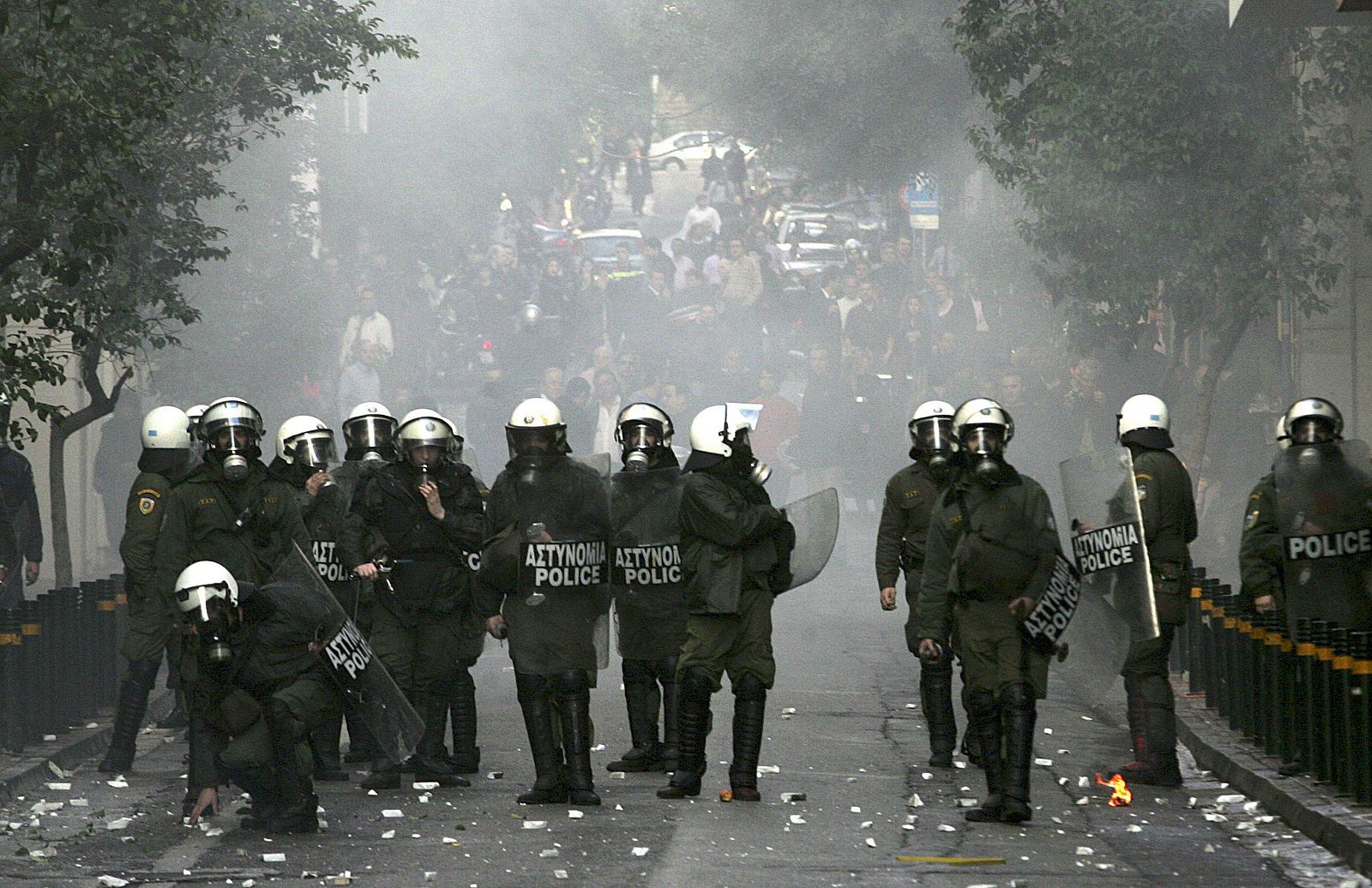 Agentes de la Policía frente al Parlamento griego en Atenas, este jueves