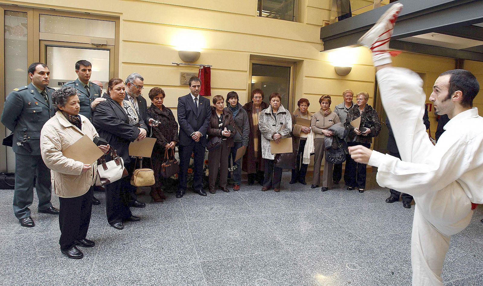 El alcalde de Eibar homenajea a las víctimas del terrorismo