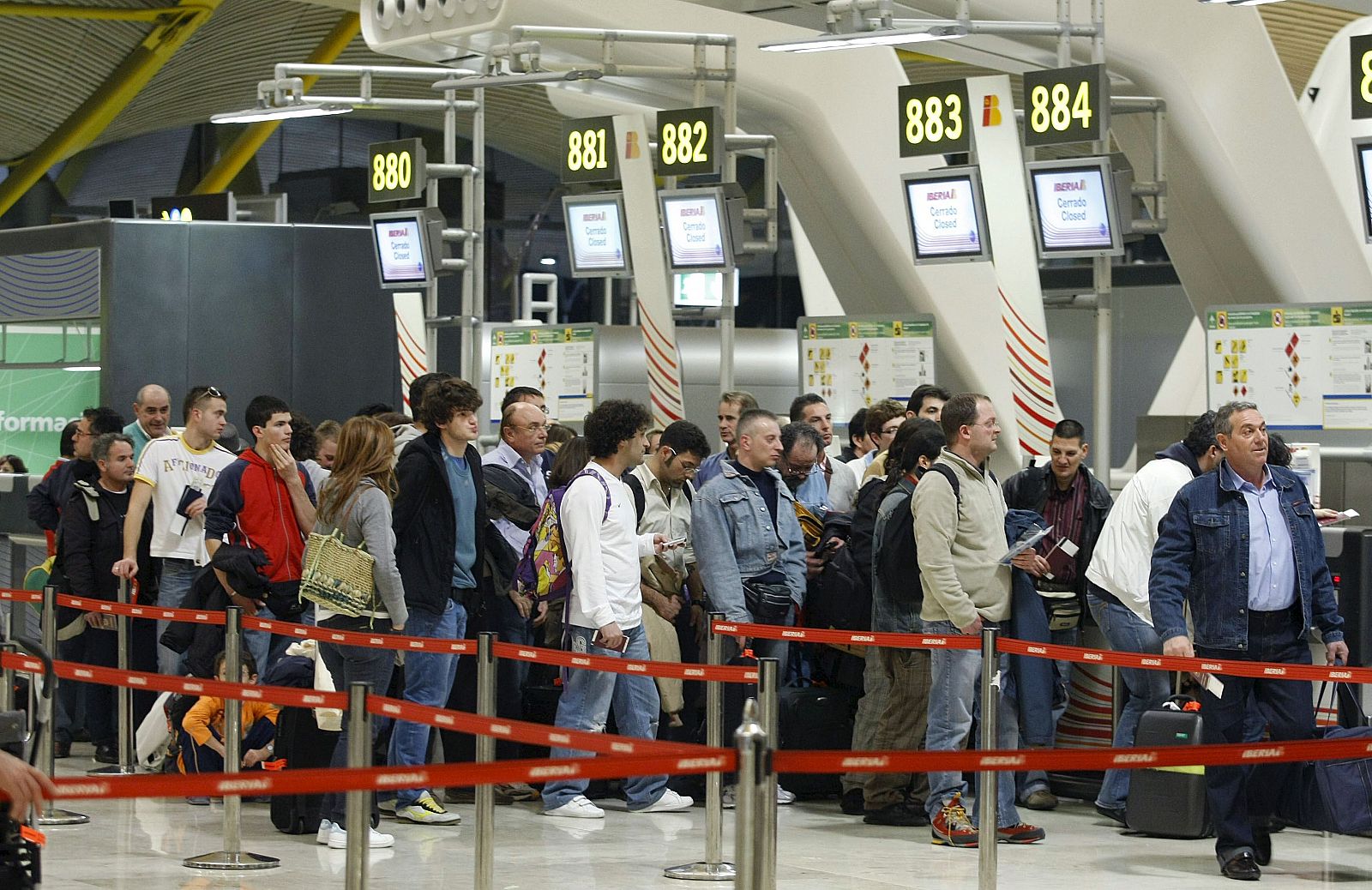 Continúan los retrasos de vuelos de Iberia