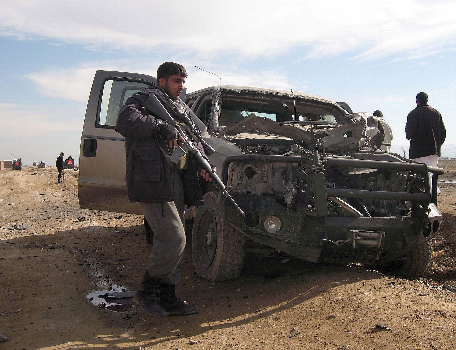 El vehículo atacado en Herat