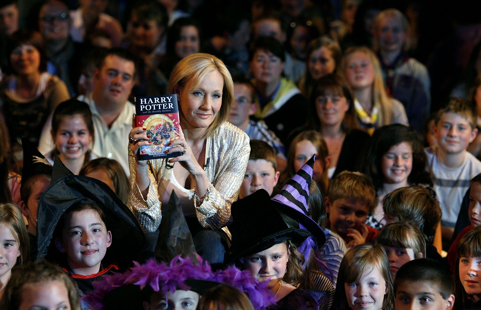 J.K. Rowling ha vendido en España seis millones de ejemplares de la saga de 'Harry Potter'.