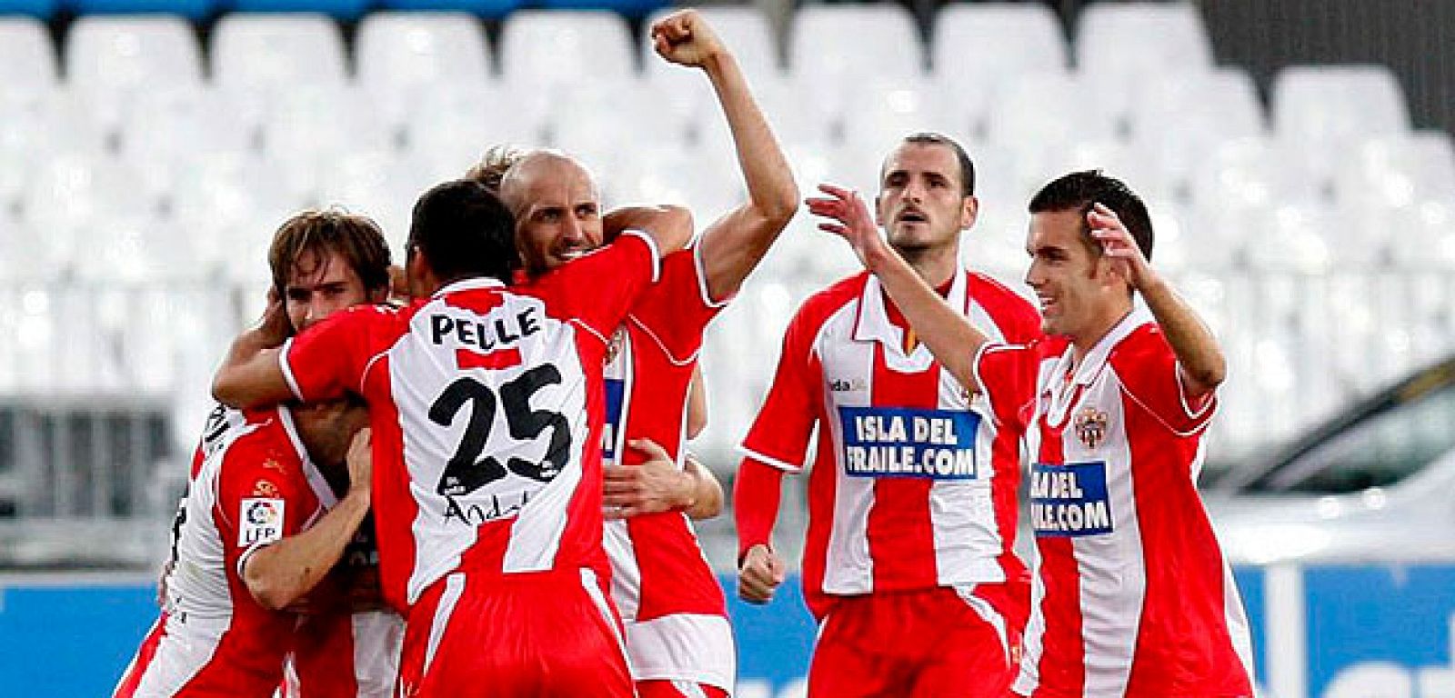 El Almería suma su primer triunfo del nuevo año, con Hugo Sánchez en el banquillo.