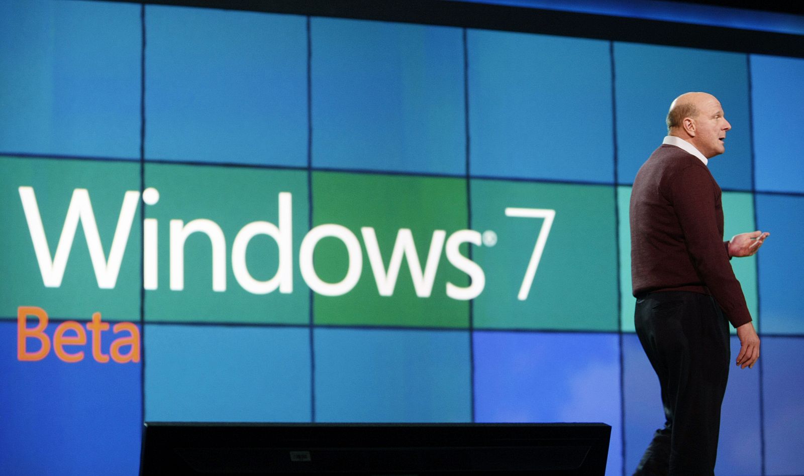 Steve Ballmer, consejero delegado de Microsoft en la presentación del Windows 7