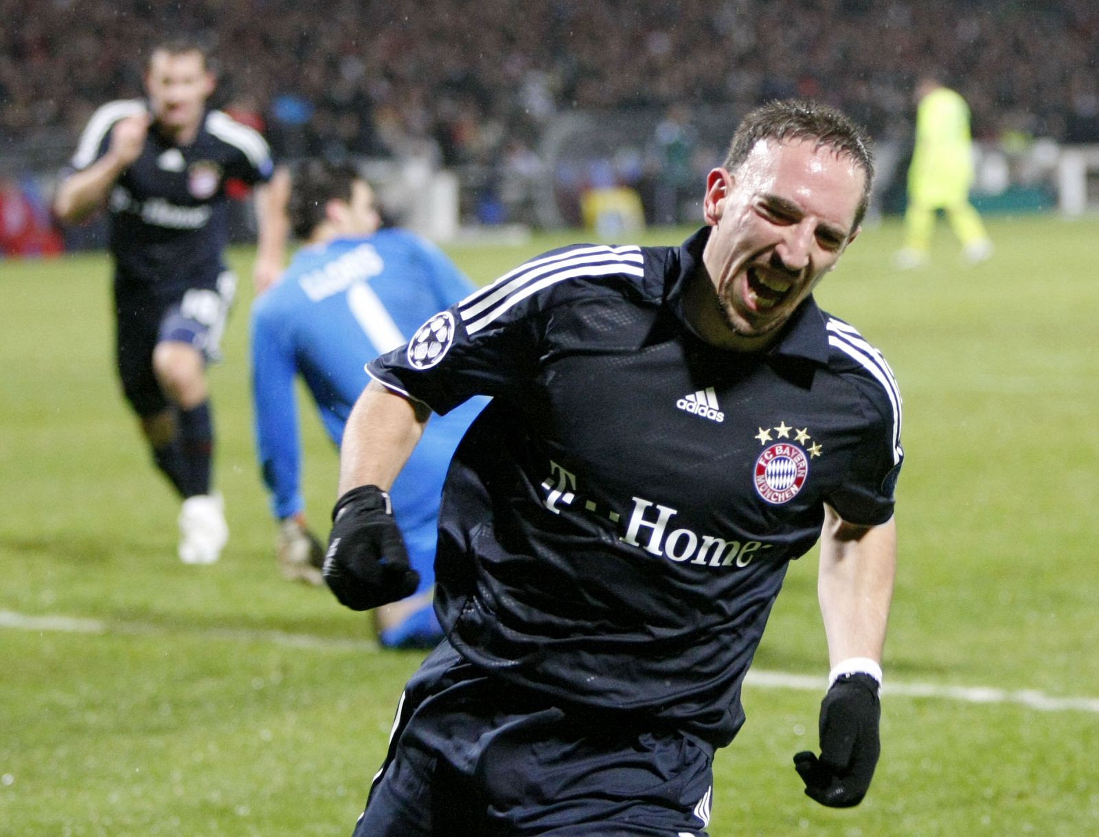 El jugador del Bayern, Franck Ribery, celebra un gol contra el Olympique en Champions.