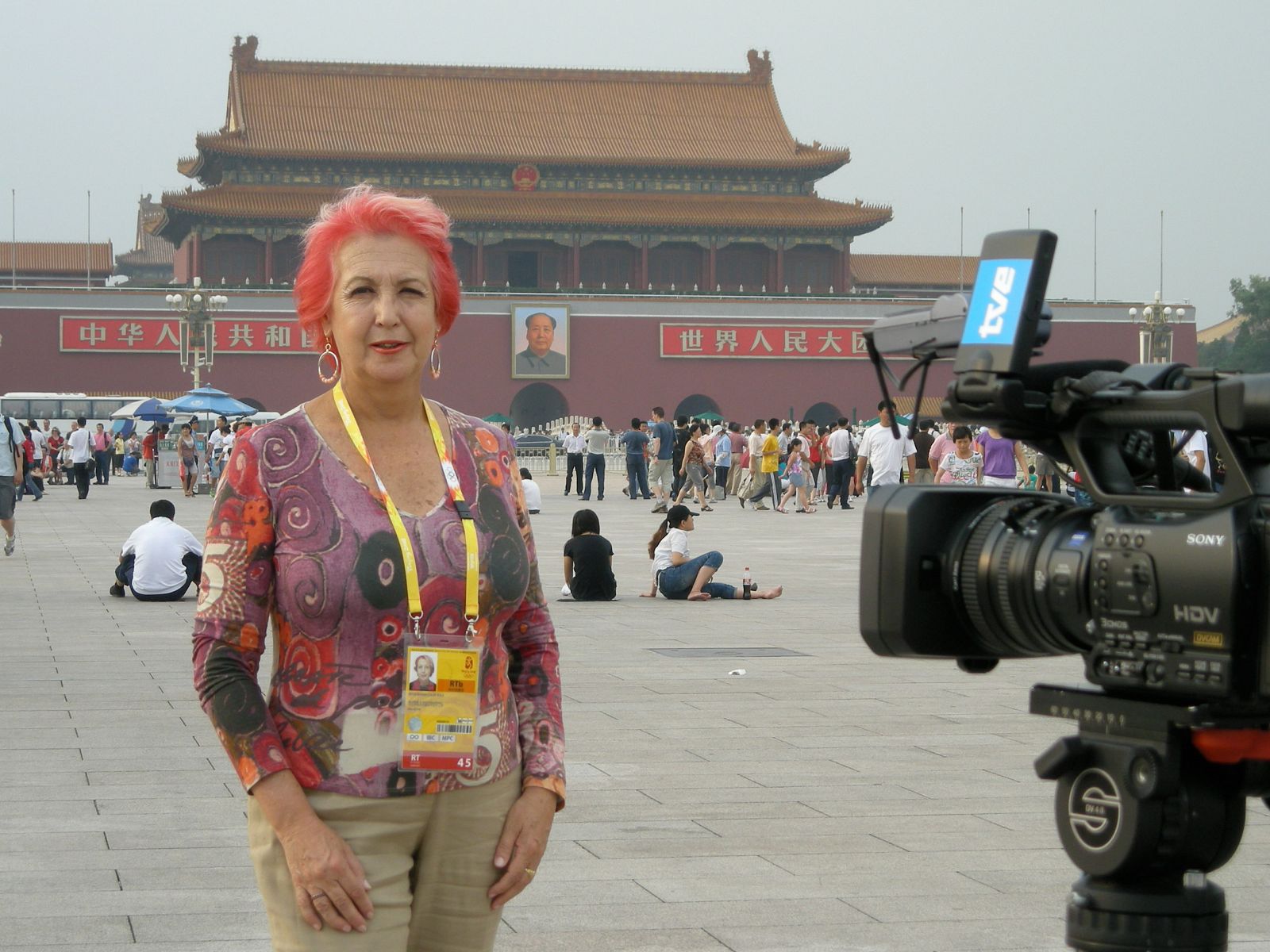 La ex corresponsal de TVE en Asia-Pacífico, Rosa María Calaf, en la plaza de Tiananmen