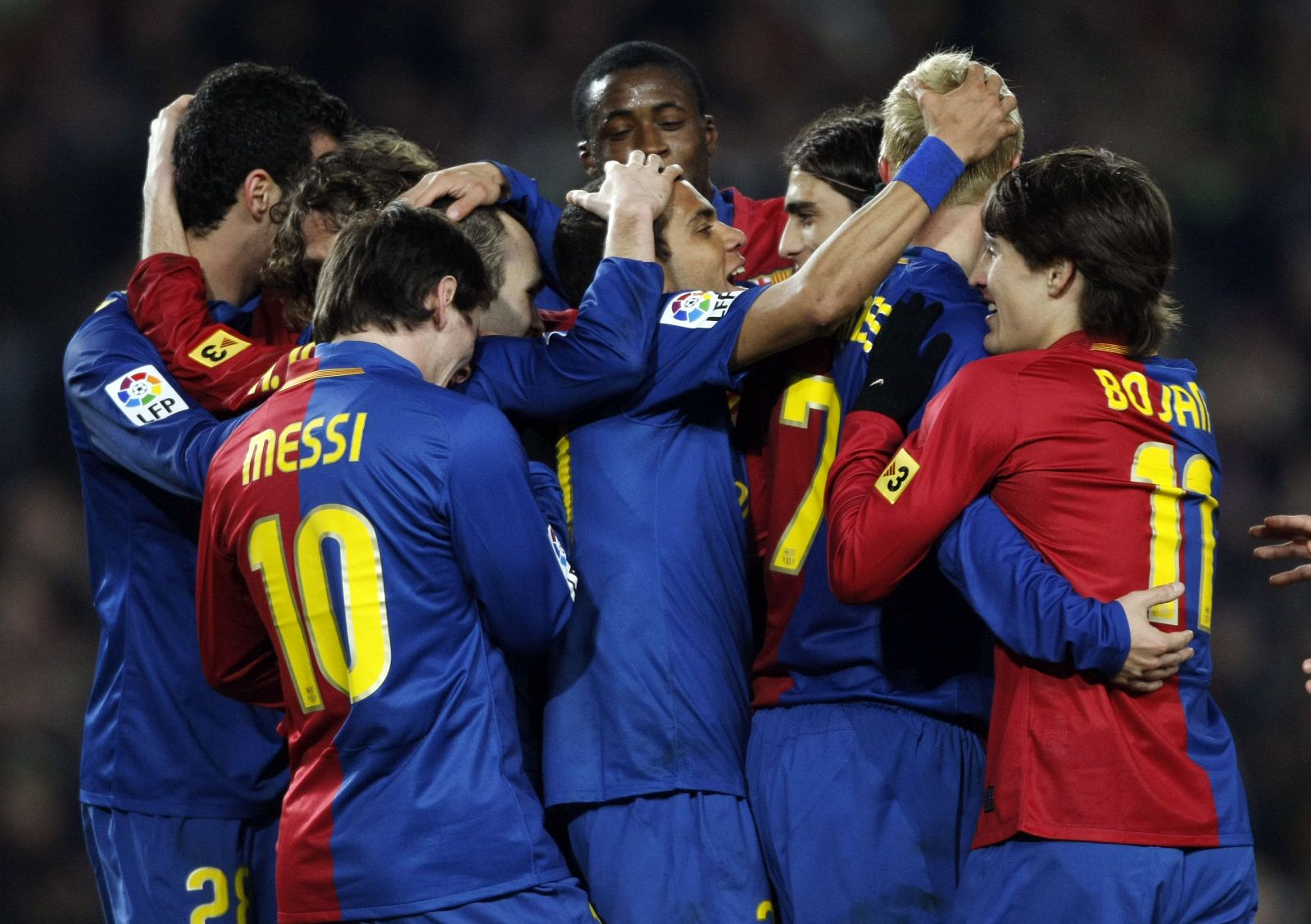 Los jugadores del Barcelona celebran uno de los goles conseguidos ante el Atlético de Madrid en Copa del Rey.