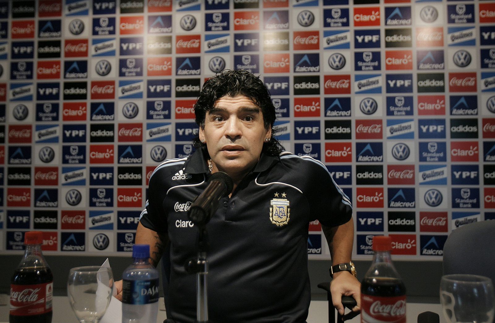 RUEDA DE PRENSA DE MARADONA