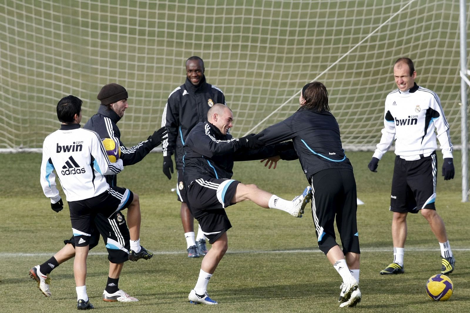 Varios jugadores del Real Madrid durante un entrenamiento.