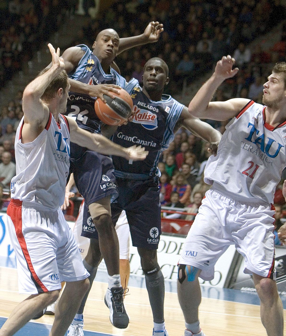 TAU BASKONIA - KALISE GRAN CANARIA