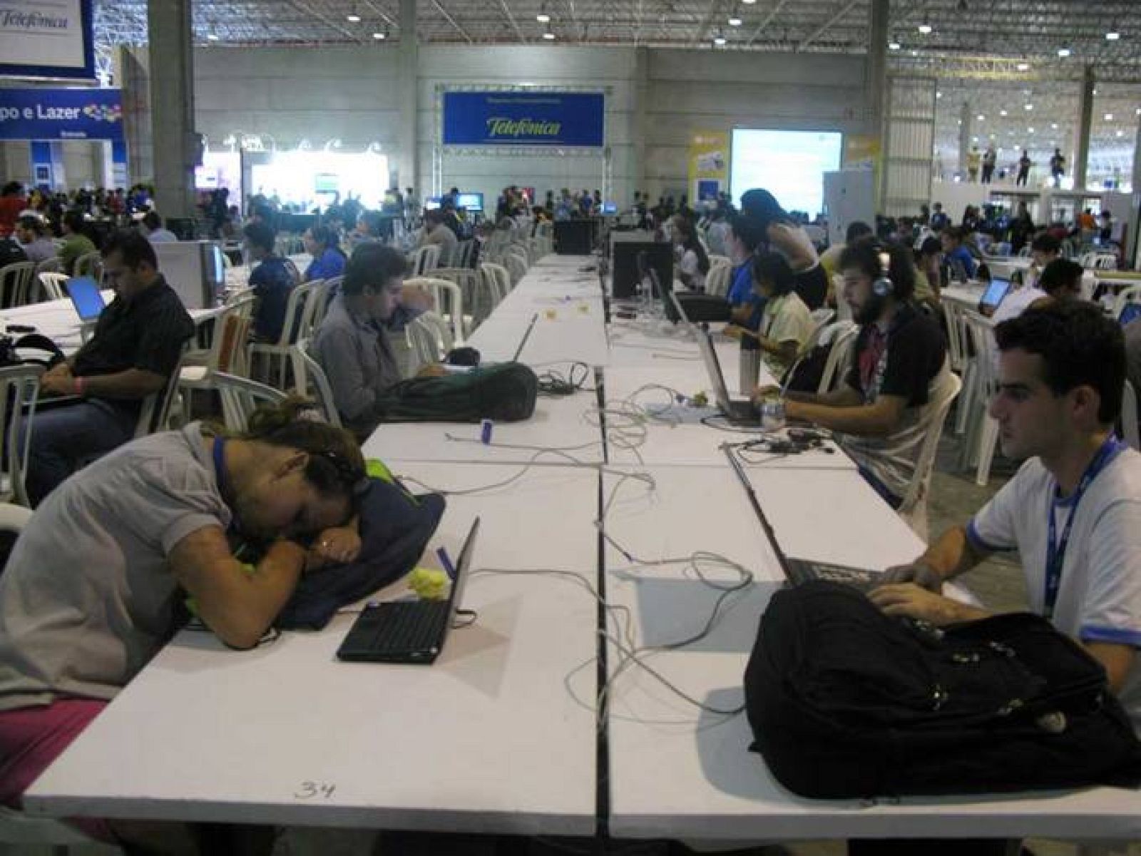 Ambiente en la Campus durante el discurso de Obama que no ha levantado ninguna expectación en el pabellón.