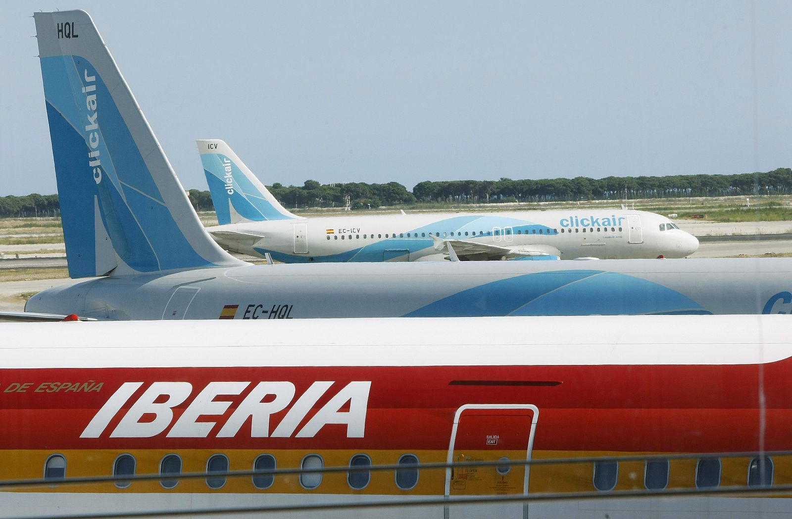 Un avión de Iberia en el aeropuerto de El Prat de Barcelona