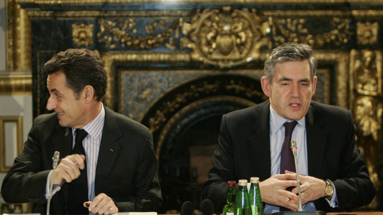 Brown y Sarkozy, durante una reunión celebrada en Londres en diciembre.