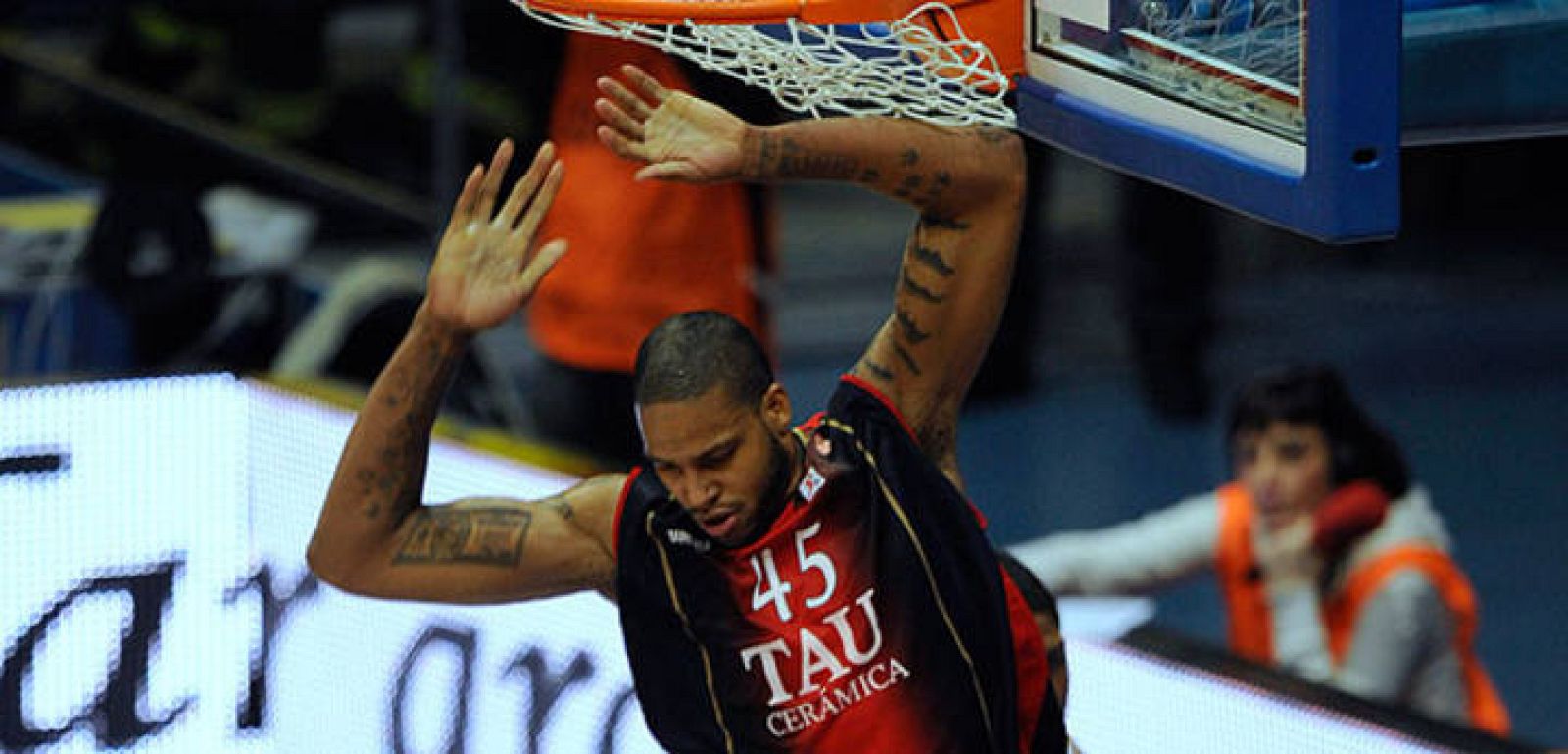 El Tau parte como el equipo favorito.