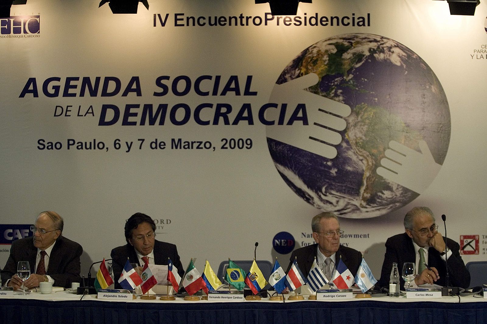 EX PRESIDENTES PROPONEN UN CONSENSO SOCIAL DE AMÉRICA LATINA
