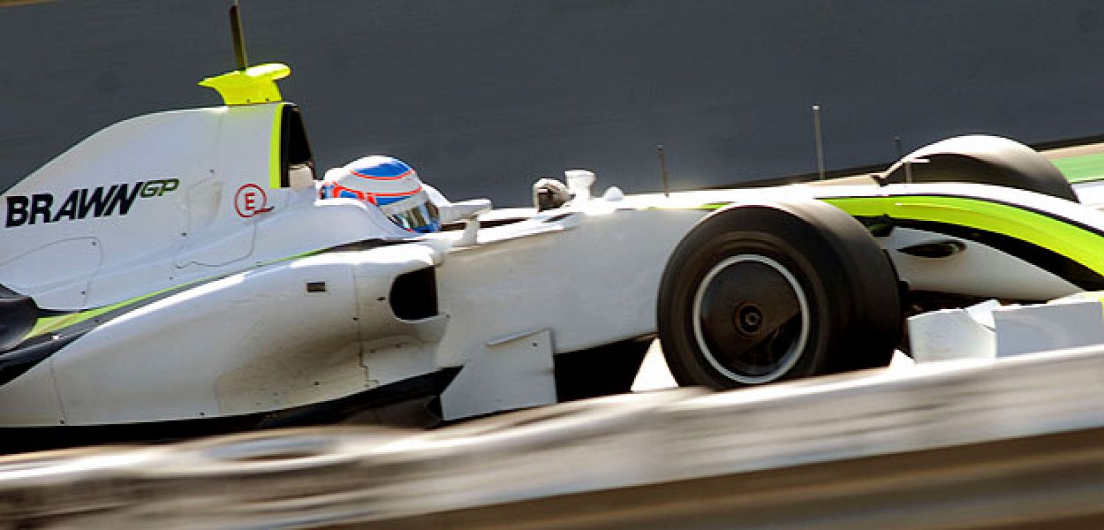Jenson Button durante los entrenamientos que la escudería Brawn GP.
