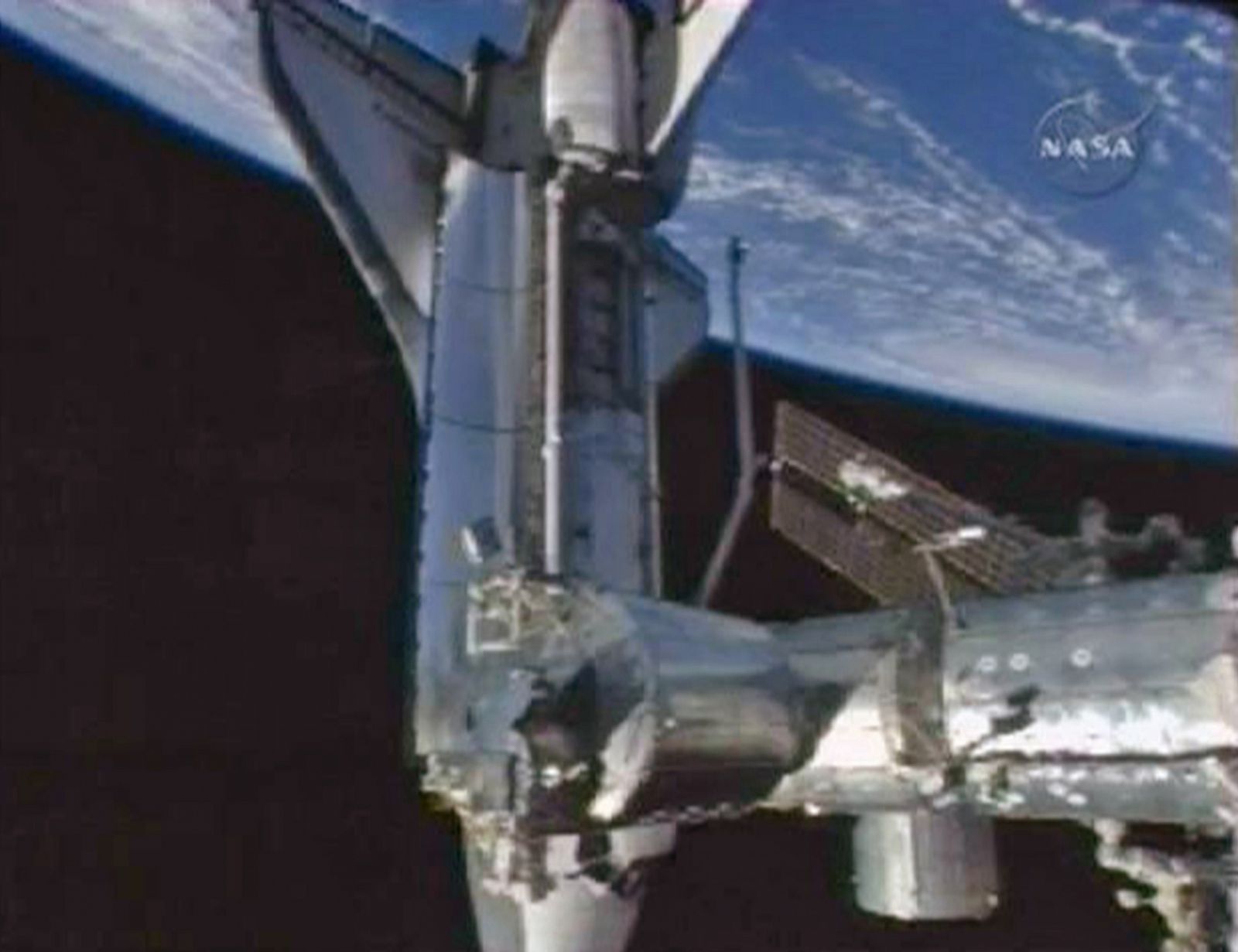 El transbordador espacial 'Discovery', acoplado a la ISS