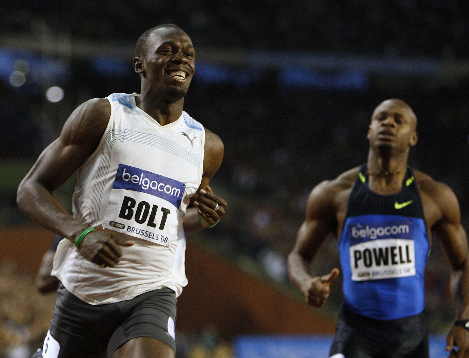 Usain Bolt celebra la victoria en los 100 metros en el Memorial Van Damme.