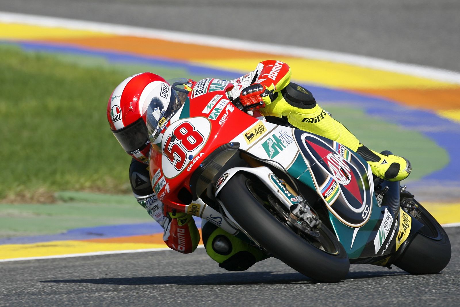 Marco Simoncelli quiere revalidar el título en 2009.