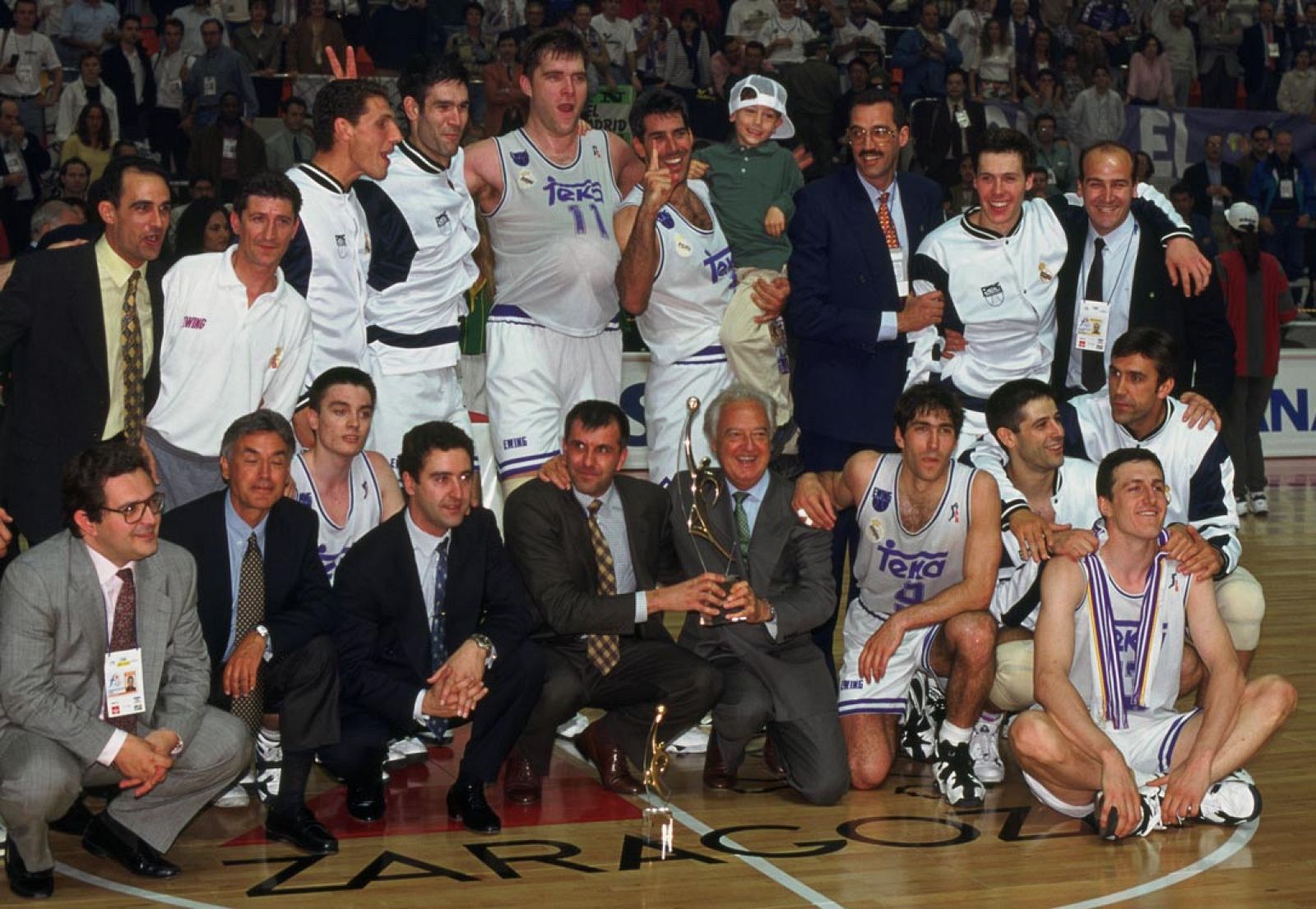 Imagen de archivo de la plantilla del Real Madrid de la temporada1994-95 en la que el equipo que dirigía Obradovic ganó su octava Euroliga.