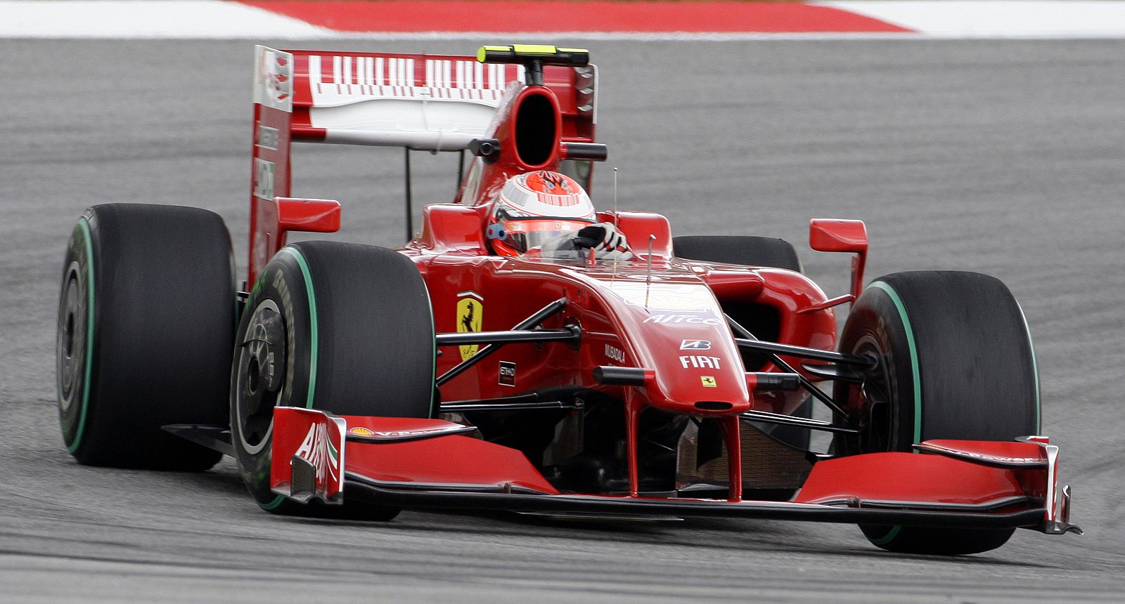 El piloto de Ferrari, Kimi Raikkonen, en los entrenamientos libres del circuito de Sepang.