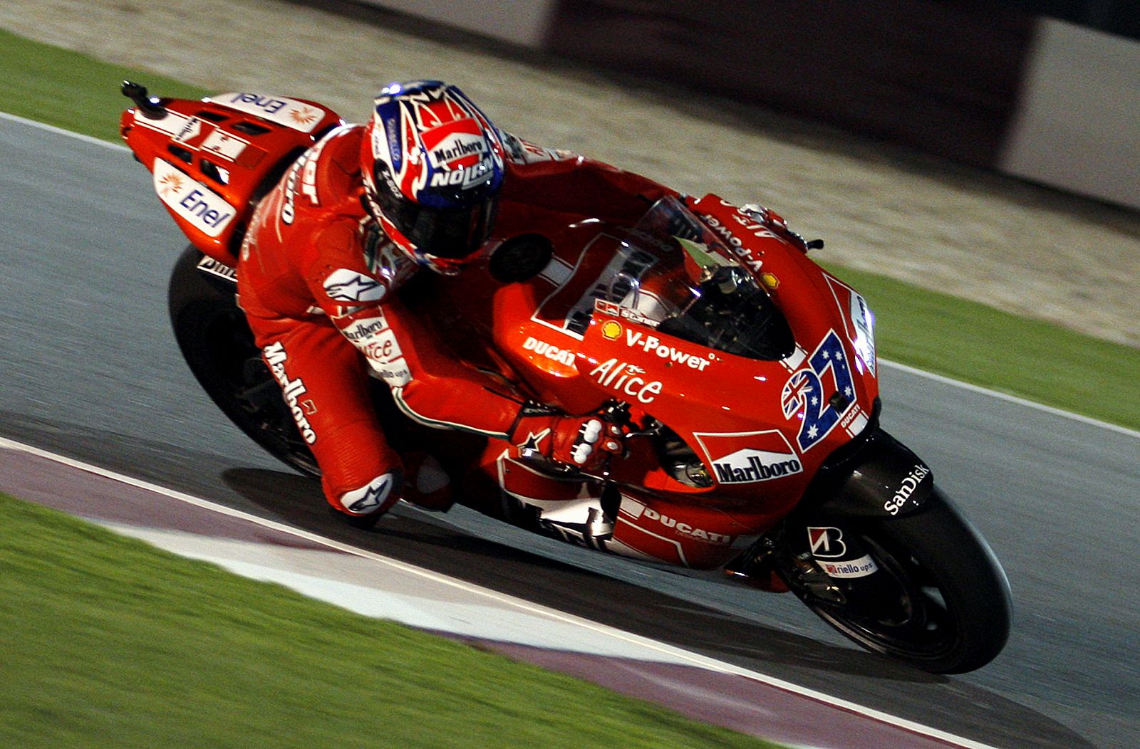 Stoner sigue sacando petróleo de la velocidad punta de su Ducati.