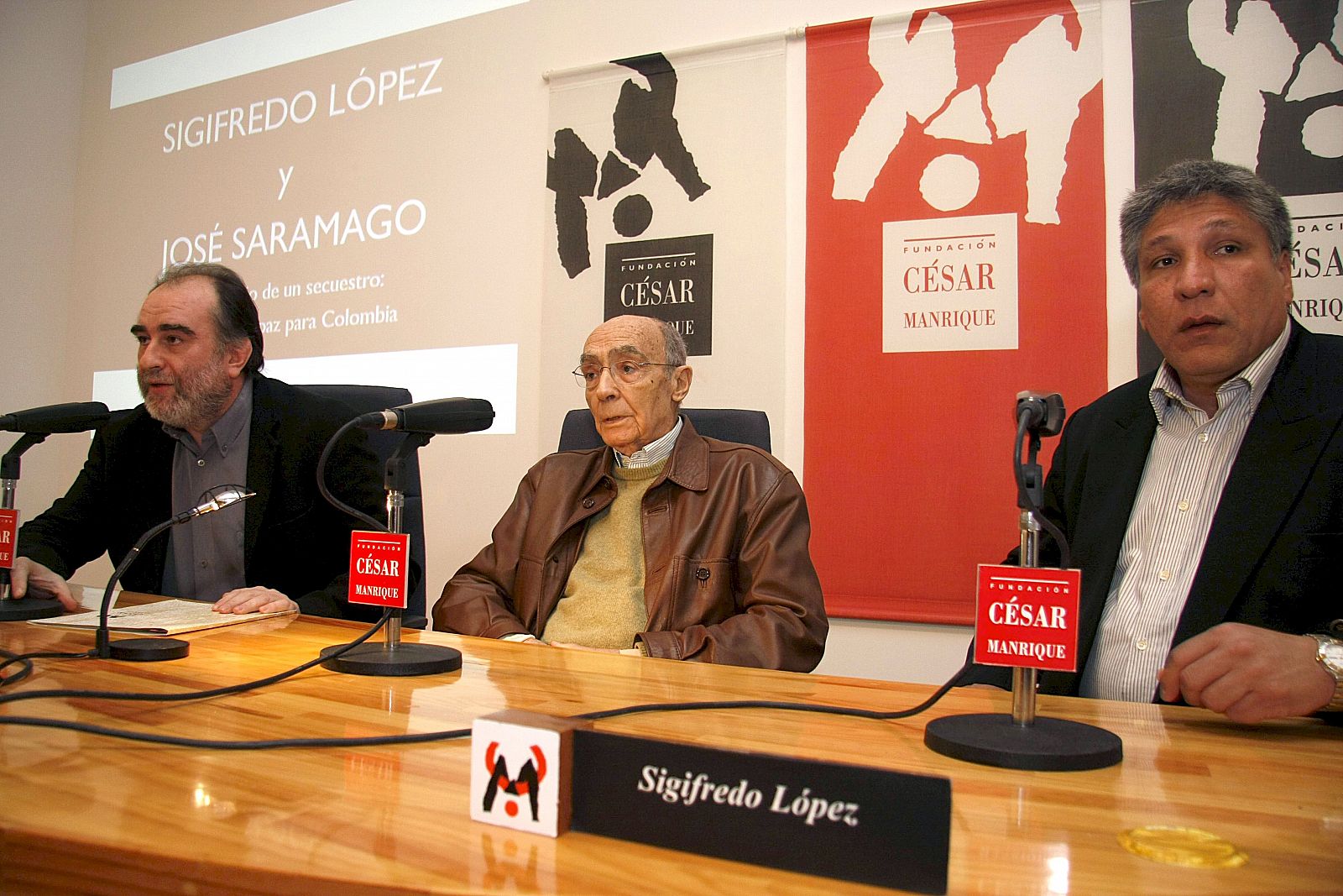 Saramago y López, en el coloquio celebrado en Teguise (Lanzarote).