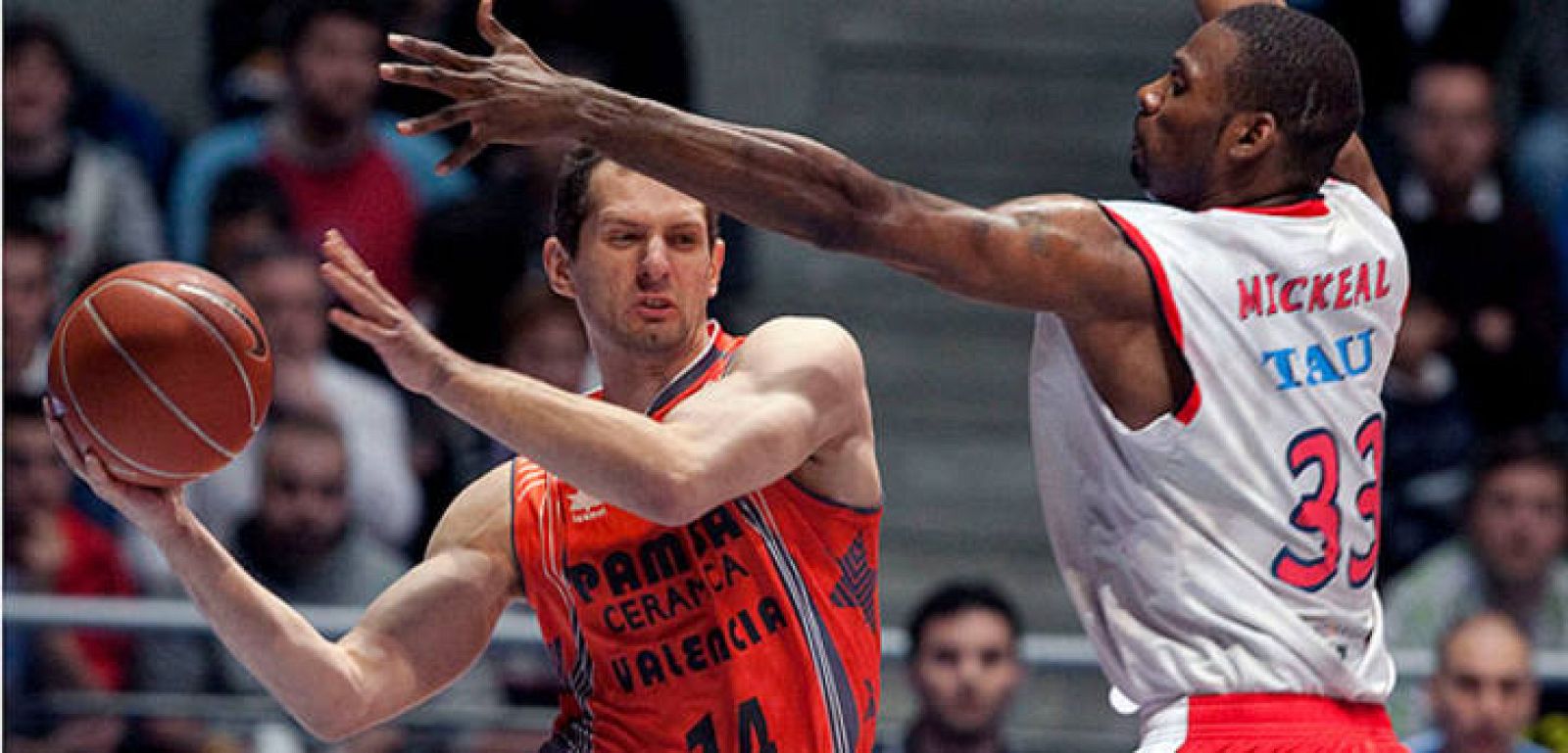 El TAU sigue con paso firme al frente de la clasificación de la ACB. 