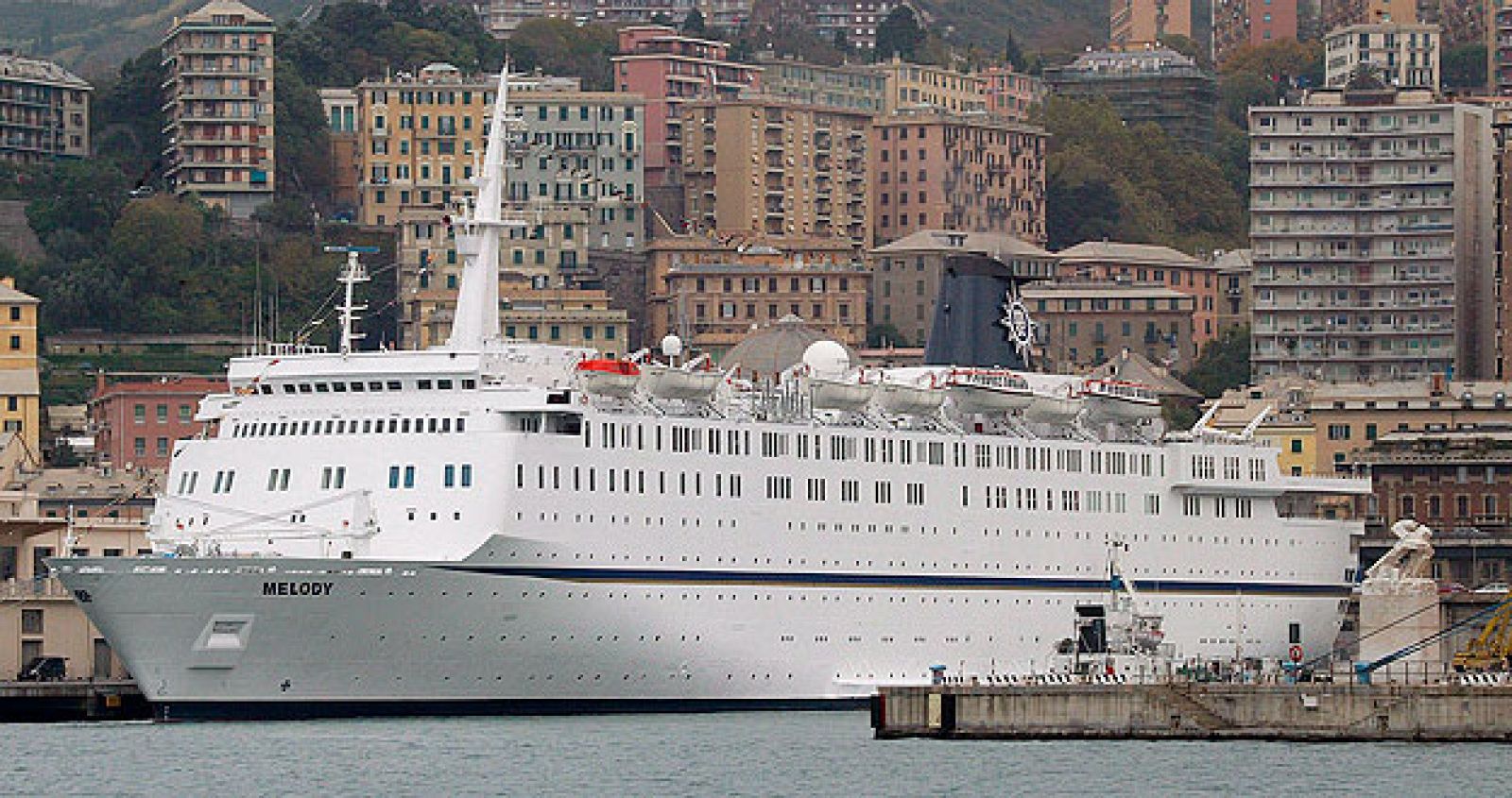 CRUCERO ITALIANO MSC MELODY ATACADO POR PIRATAS SOMALÍES