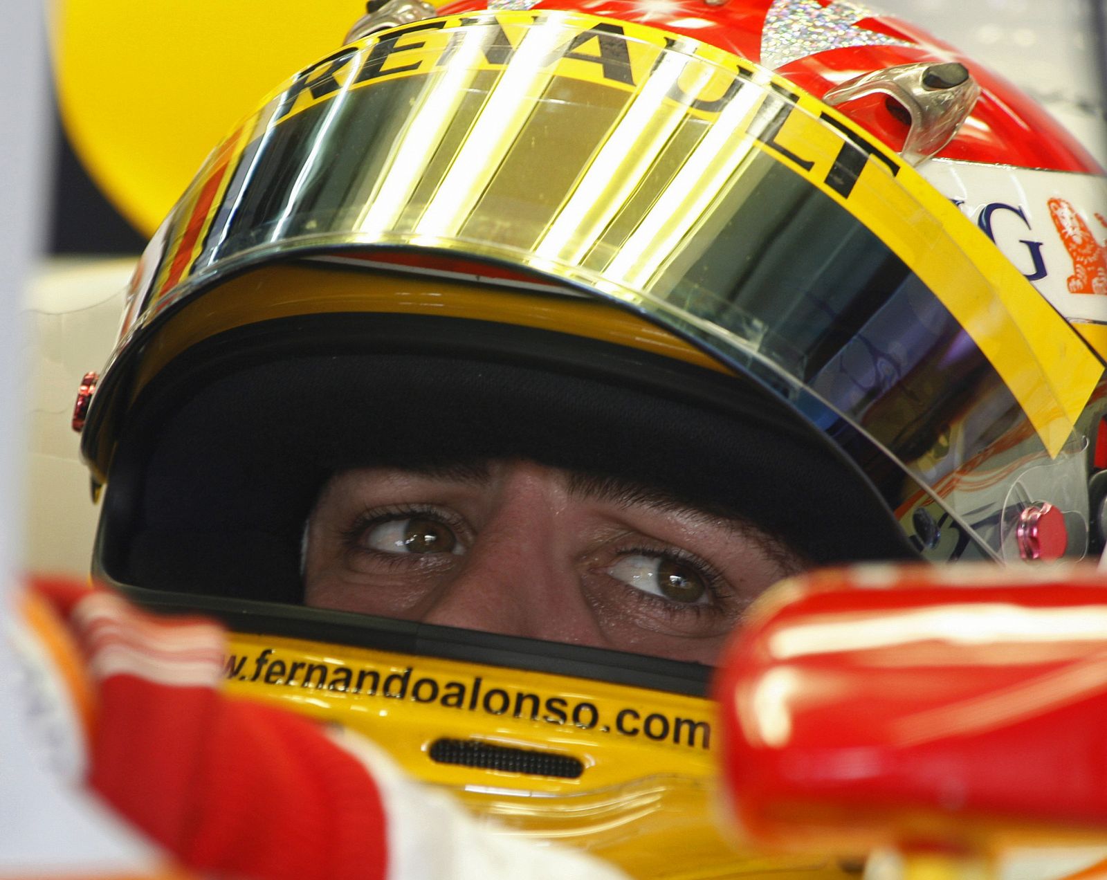 Fernando Alonso a bordo de su monoplaza en una sesión de entrenamientos.