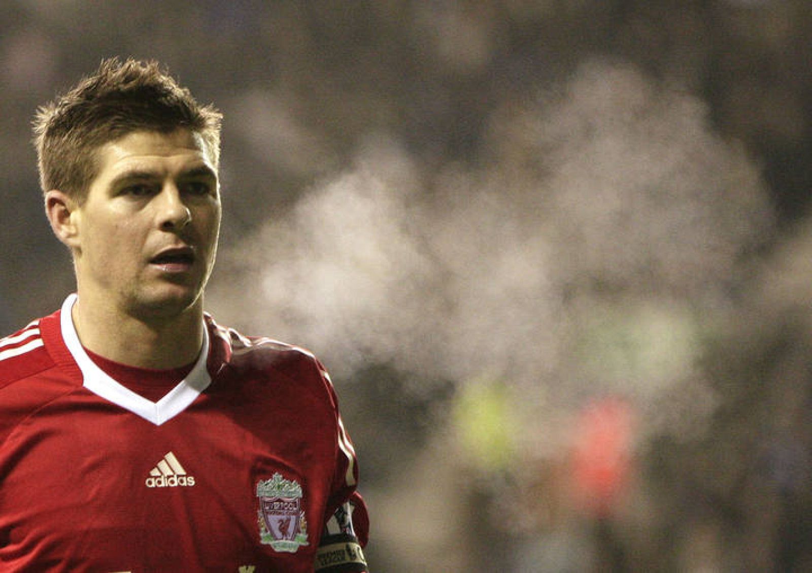 El jugador del Liverpool Steven Gerrard vuelve tras mes y medio fuera de los terrenos de juego.