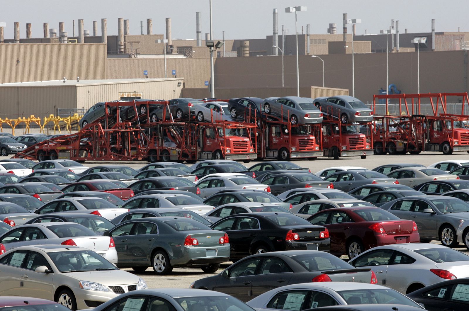 Newly-manufactured 2009 Pontiac vehicles are seen in the lot of the General Motors Orion assembly plant in  Lake Orion, Michigan