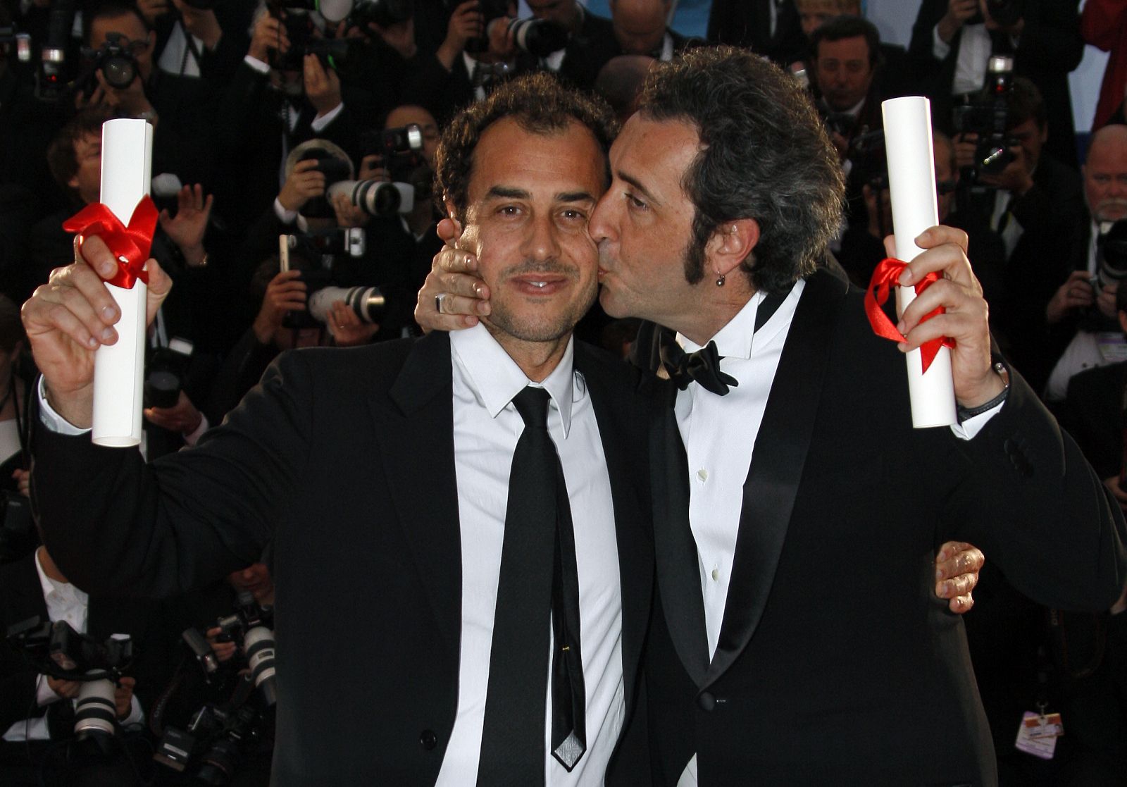 Los directores de Il Divo, Paolo Sorrentino (derecha) y Mateo Garrone, en el festival de Cannes.