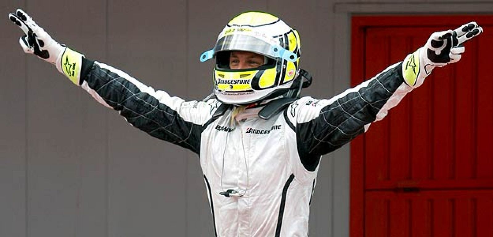 Button celebra su cuarta victoria en cinco carreras disputadas.