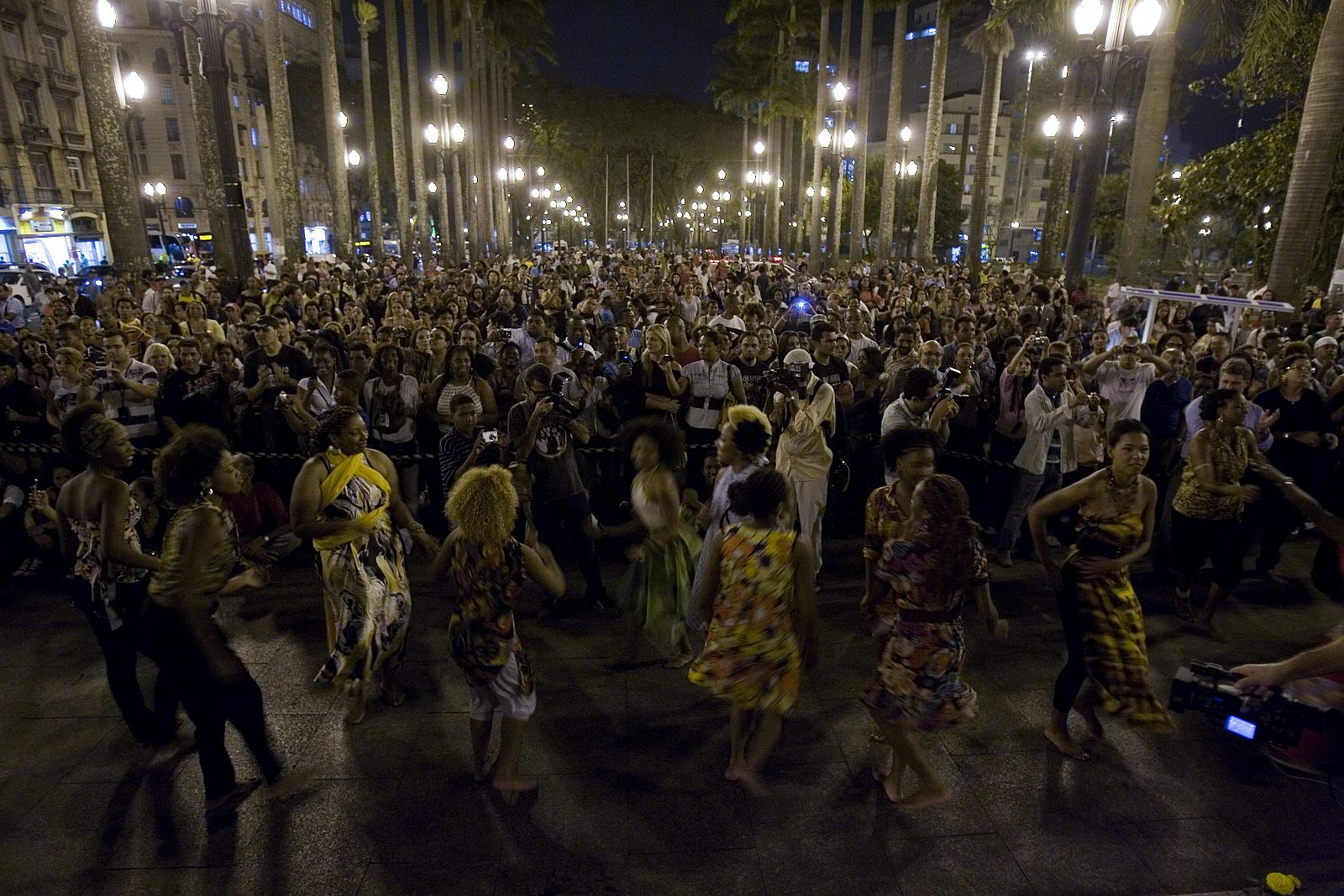 Desfile de modelos negros contra la discriminación en la Semana de la Moda de Sao Paulo