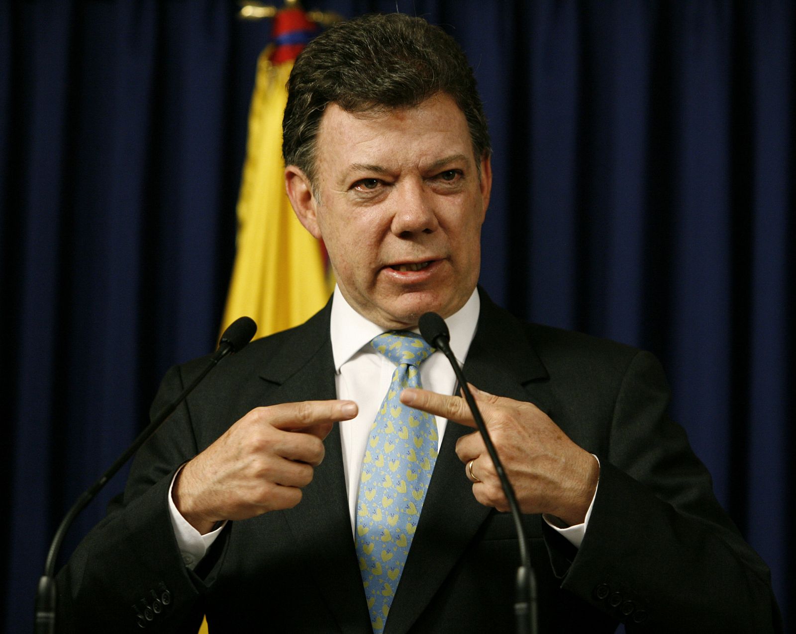 Colombia's Defense Minister Juan Manuel Santos speaks during a news confrence in Bogota