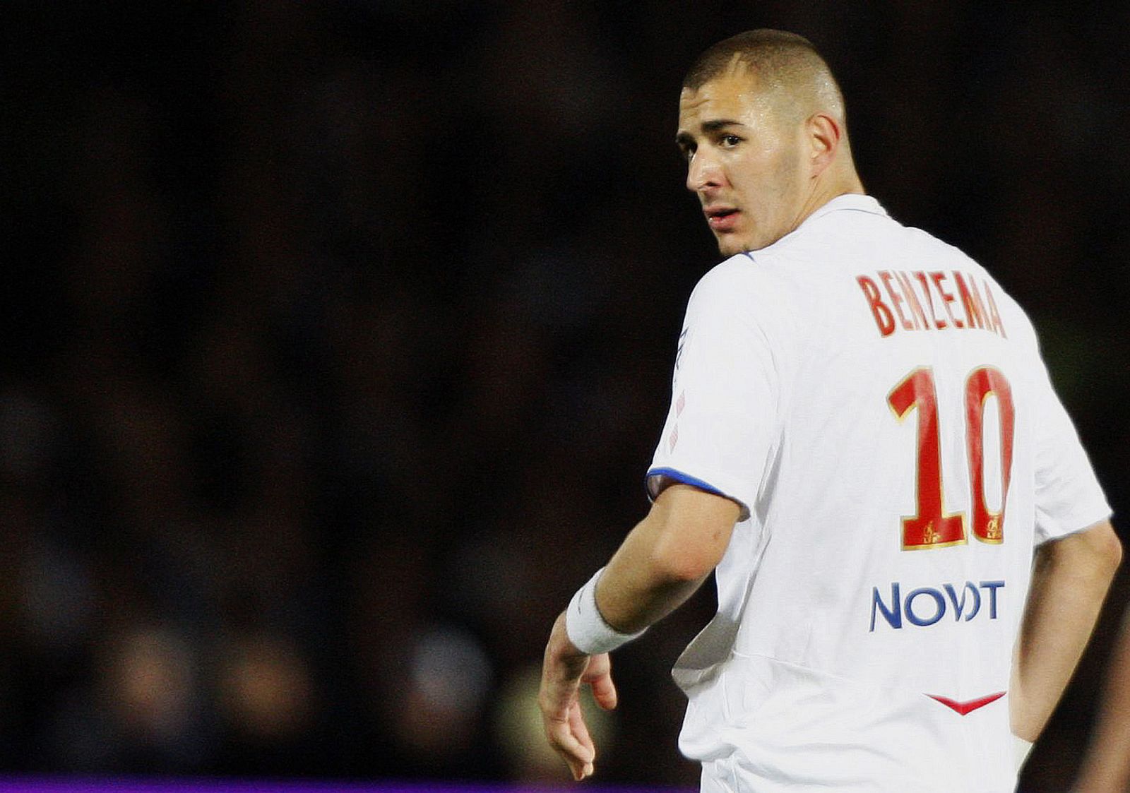 Karim Benzema of Olympique Lyon reacts during the French Ligue 1 soccer match against Girondins Bordeaux at the Chaban Delmas stadium in Bordeaux