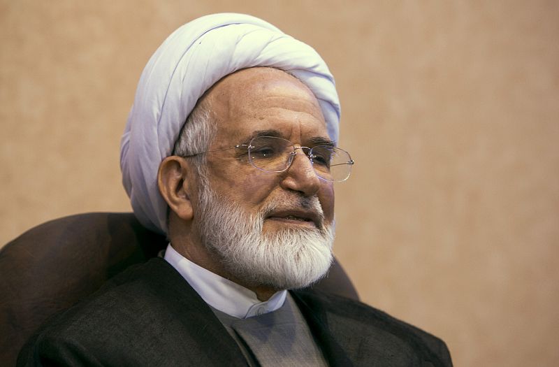 Karroubi se presenta bajo la bandera del "cambio" y promete una política aperturista.