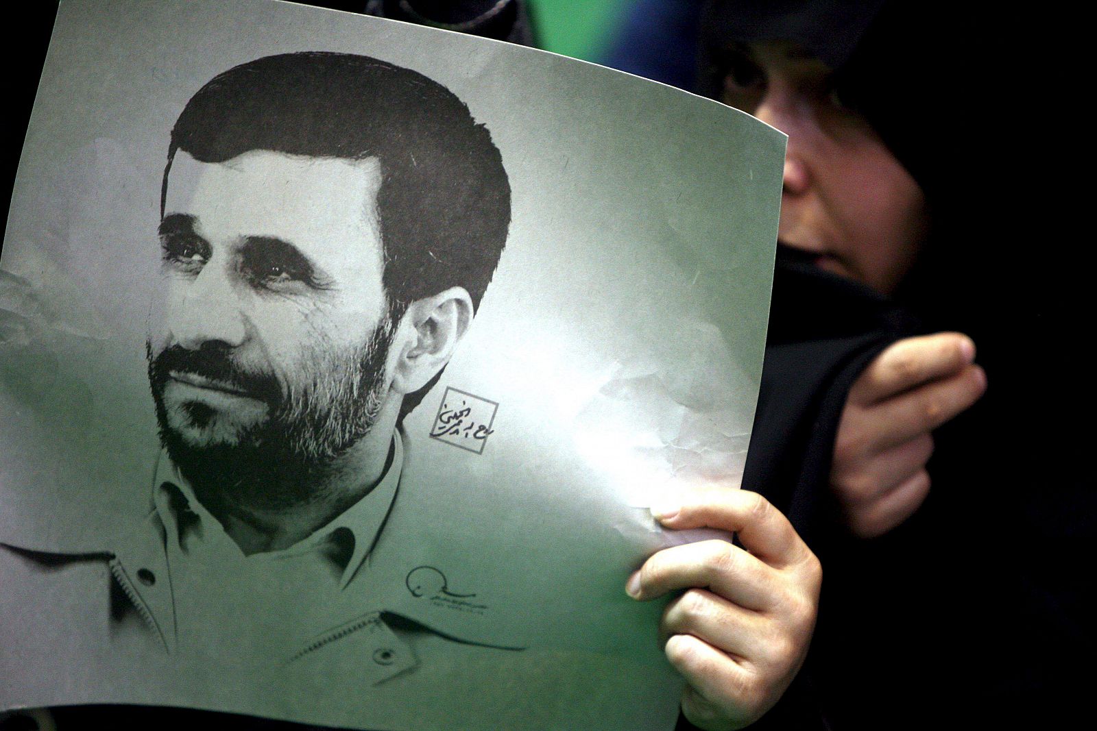 Ahmadineyad tendrá en Mousaví el principal rival para las elecciones del 12 de junio.