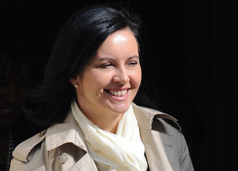 Caroline Flint, camino de una reunión del gabinete de Brown.