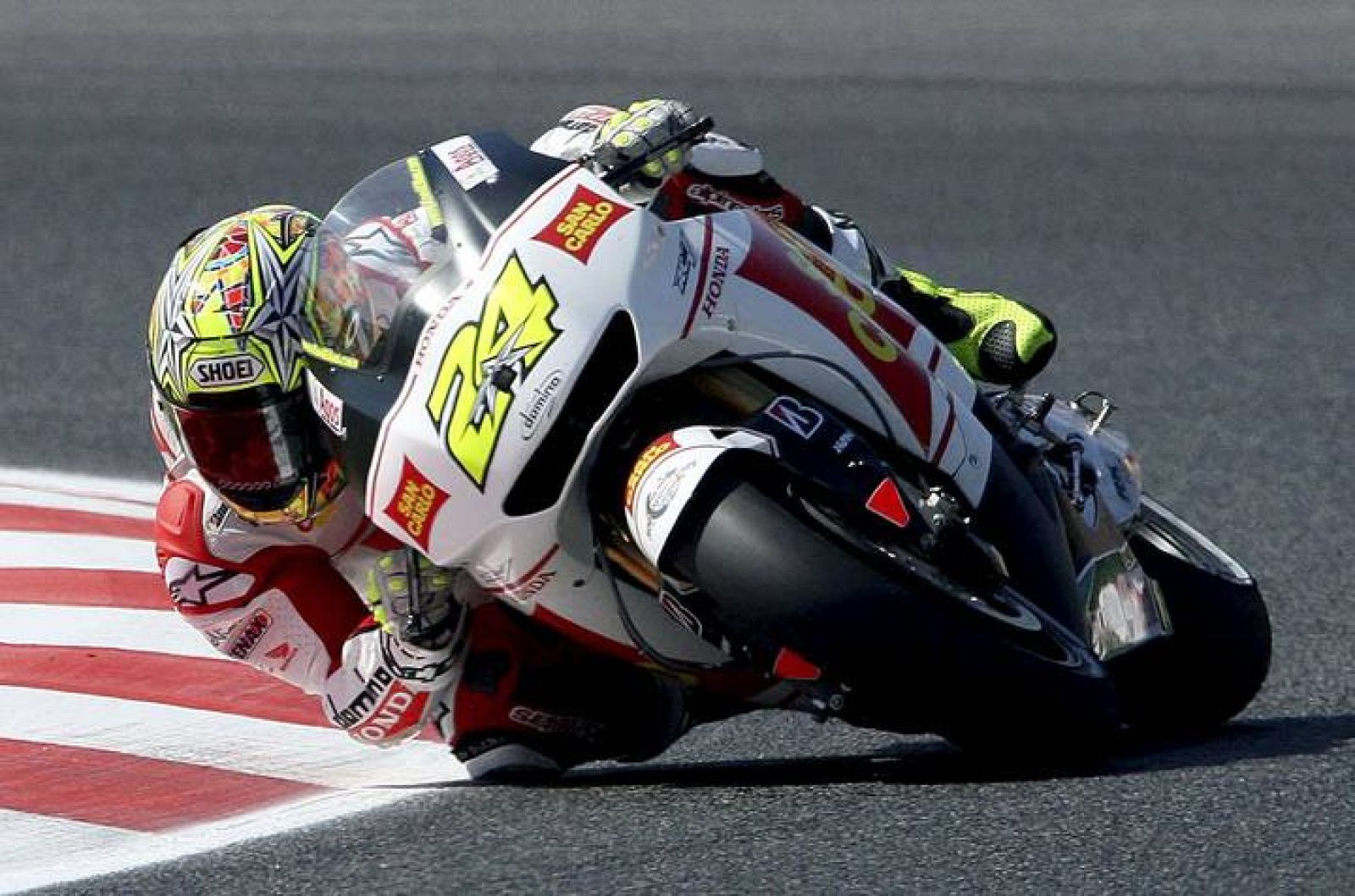 El piloto español de MotoGP, Toni Elías, del equipo Honda Gresini.