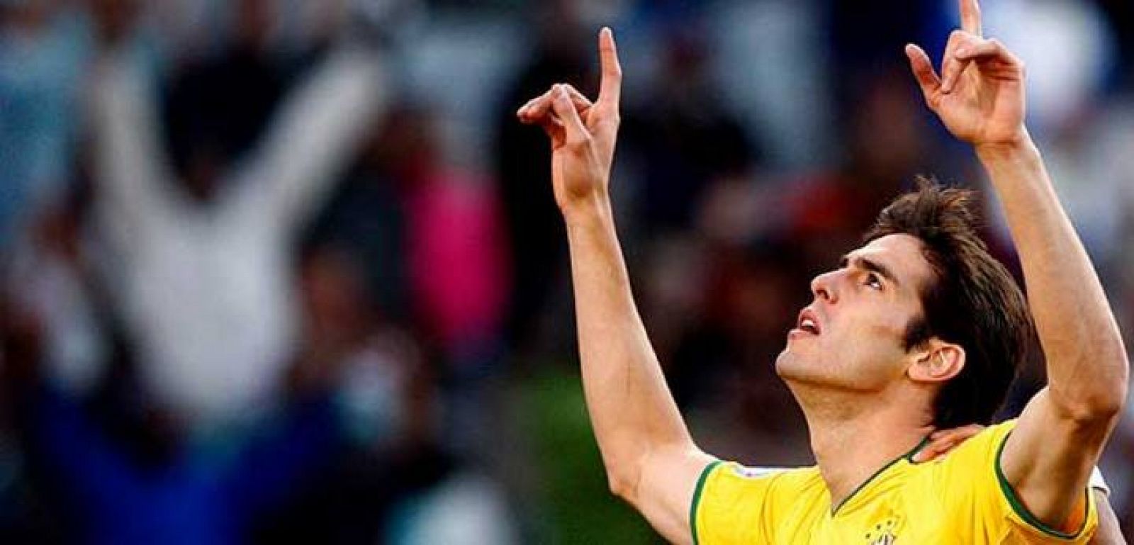 Kaká celebra el gol que ha supuesto la victoria de Brasil ante Egipto.
