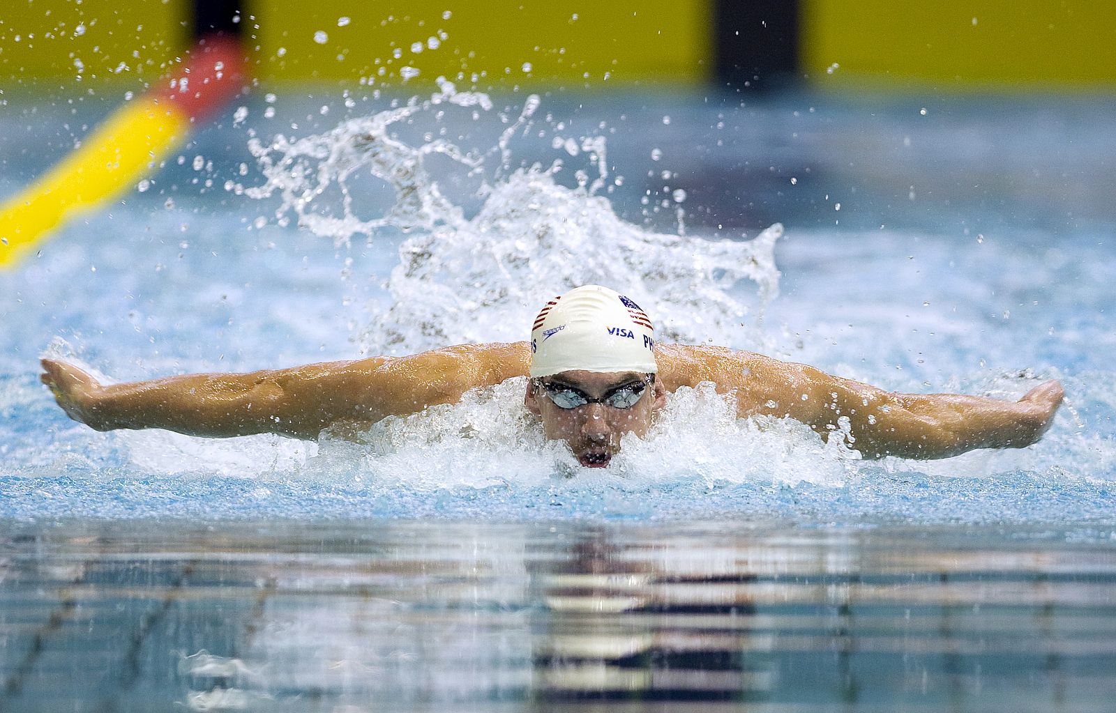 Michael Phelps swims to win in 100m butterfly at Canada Cup swimming competition in Montreal