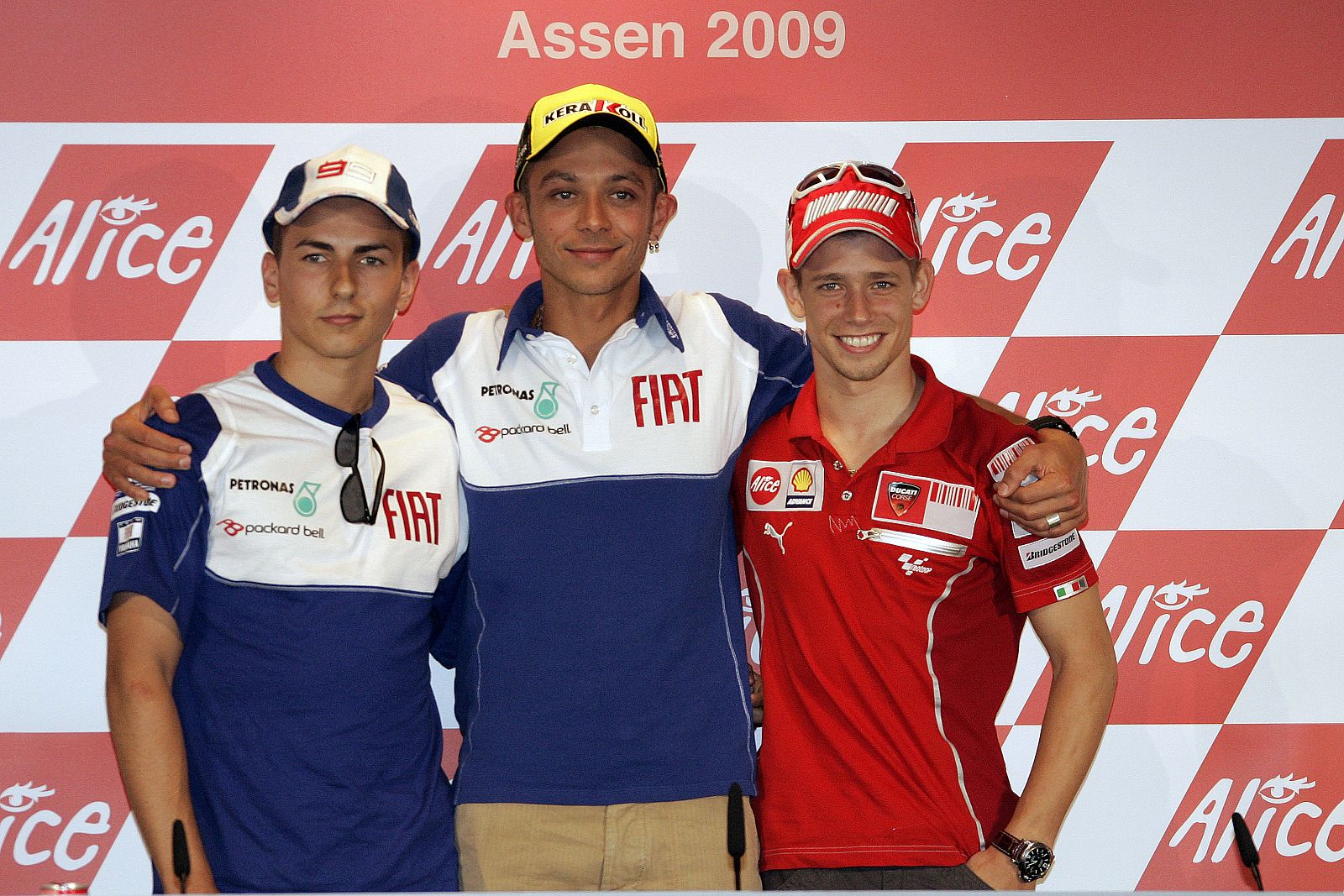 Lorenzo, Rossi y Stoner conforman la tripleta de líderes en Assen.