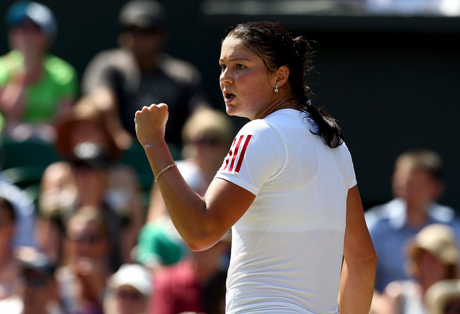 Safina celebra un punto conseguido ante la alemana Lisicki