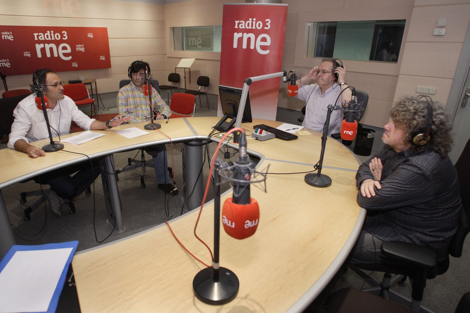 Estudio de Radio 3 durante la emisión del especial "30 aniversario"