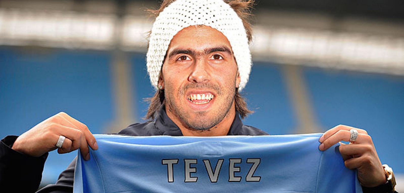 Tévez no se ha ido muy contento con Alex Ferguson.