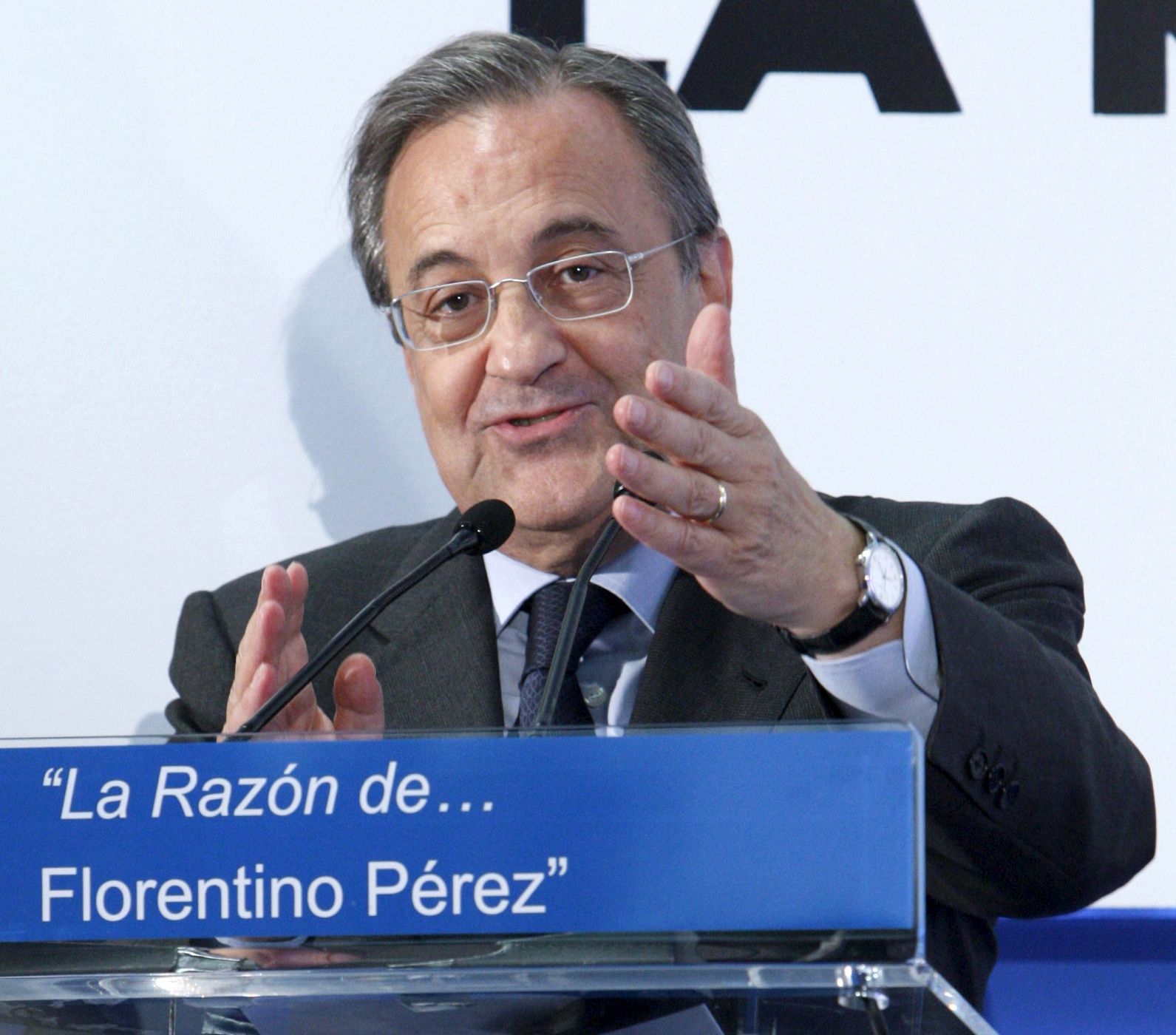 El presidente del Real Madrid, Florentino Pérez, interviene durante el acto