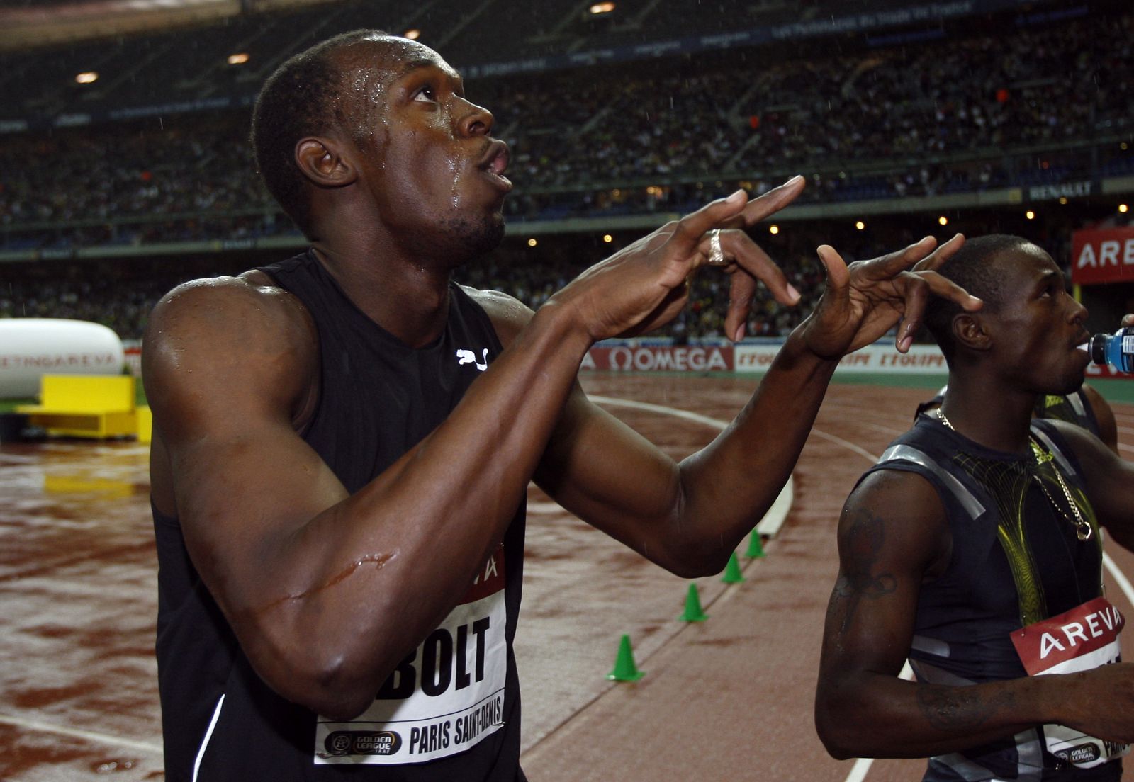 El jamaicano Usain Bolt celebra su victoria en el hectómetro de París.