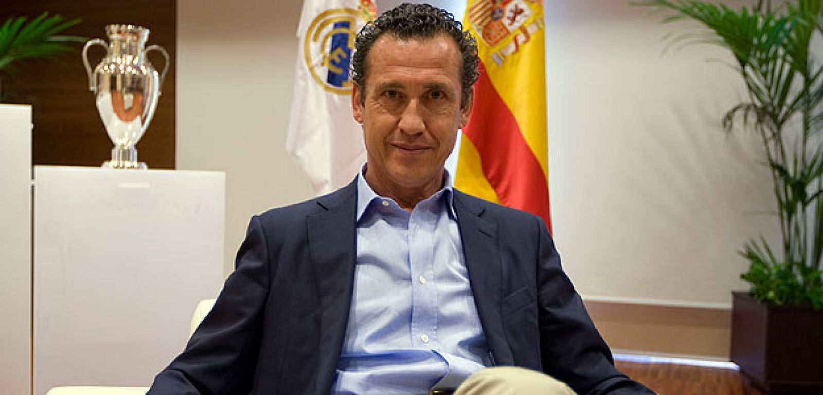 Valdano ha dicho que el club esperará para hacer más fichajes.